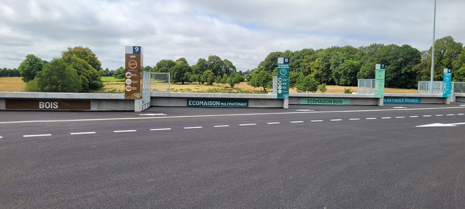Photo du haut de quai de la déchèterie de Saint-Aubin-du-Cormier